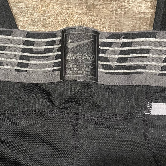 Nike Pro 3/4‎ length Hypercool Compression Tights Men’s Size Small - Picture 4 of 5